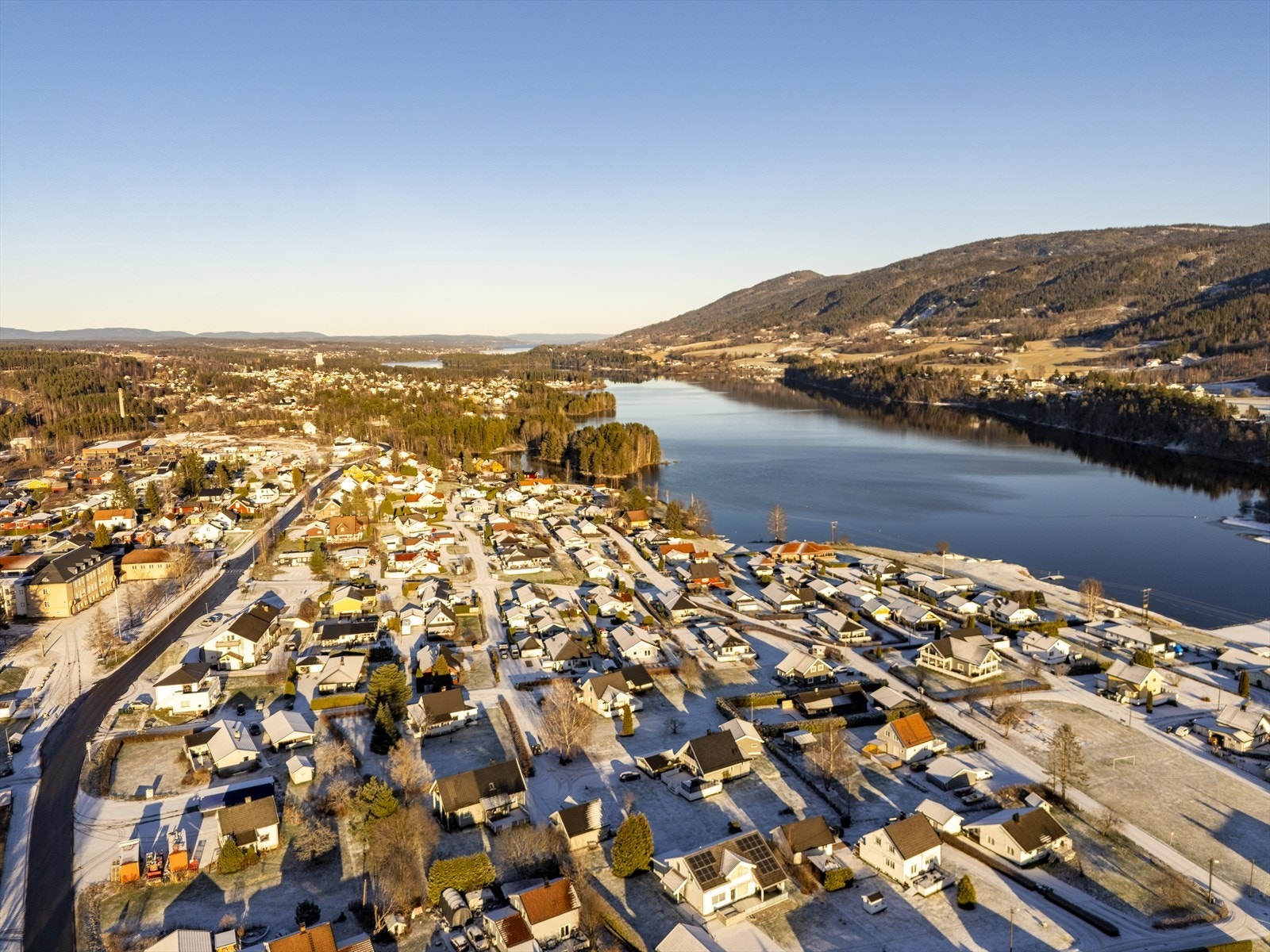 I tilknytning til Skredsvikmoen finnes det flotte turstier og lysløype vinterstid. Galleribilde