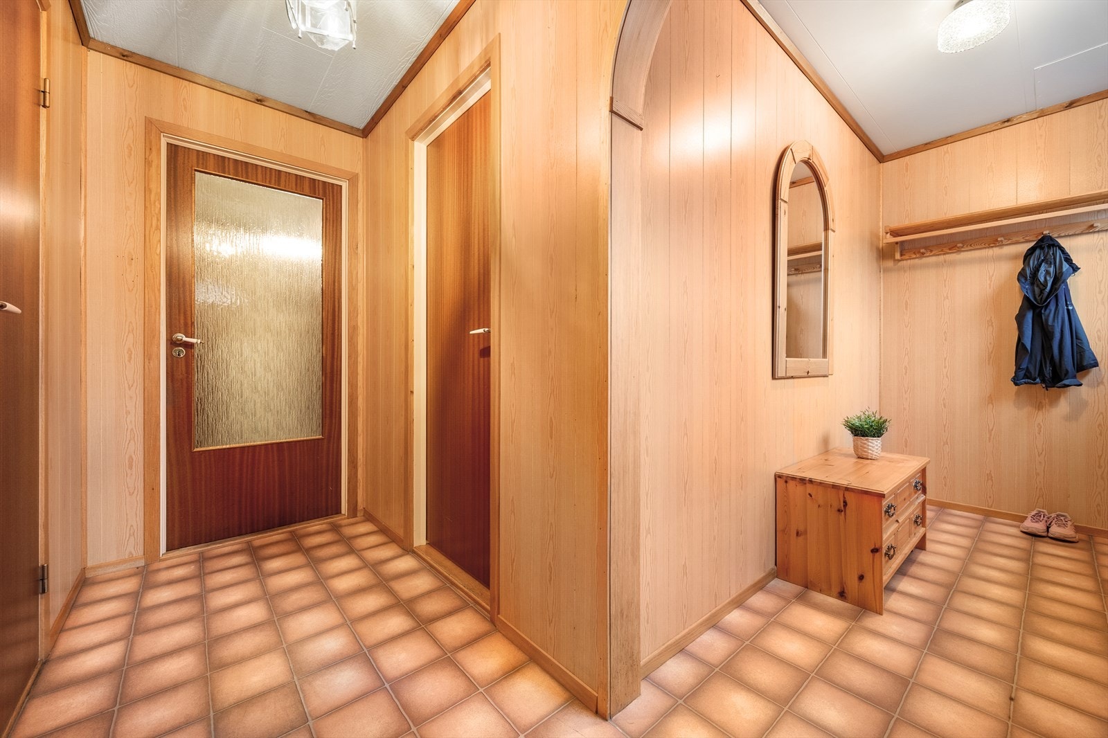 Entre/gang med to bodrom Galleribilde