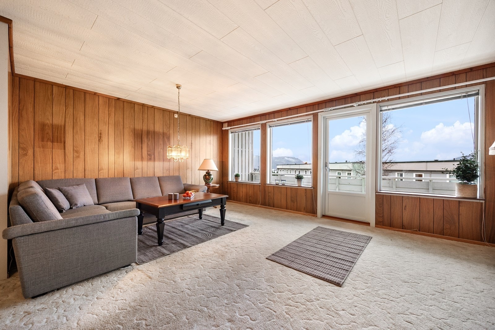 Stue med utgang til sydøstvendt altan Galleribilde