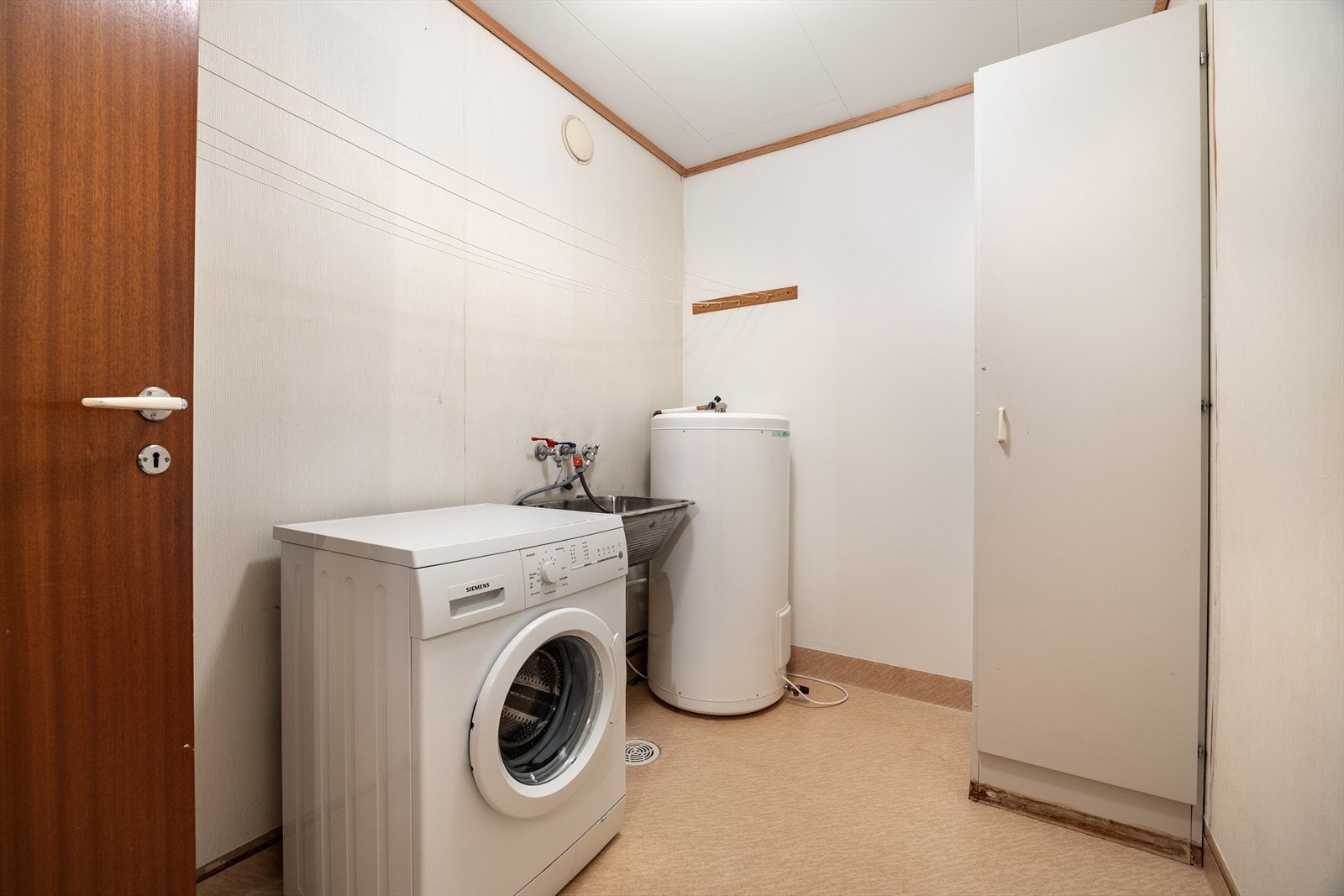 Eldre vaskerom - Vaskerommet ligger vegg i vegg mot baderom Galleribilde