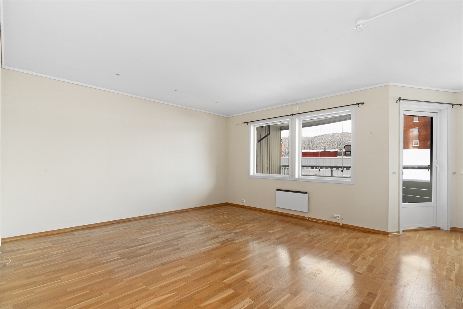 Leiligheten bærer preg av behov for oppussing og oppgradering. Galleribilde