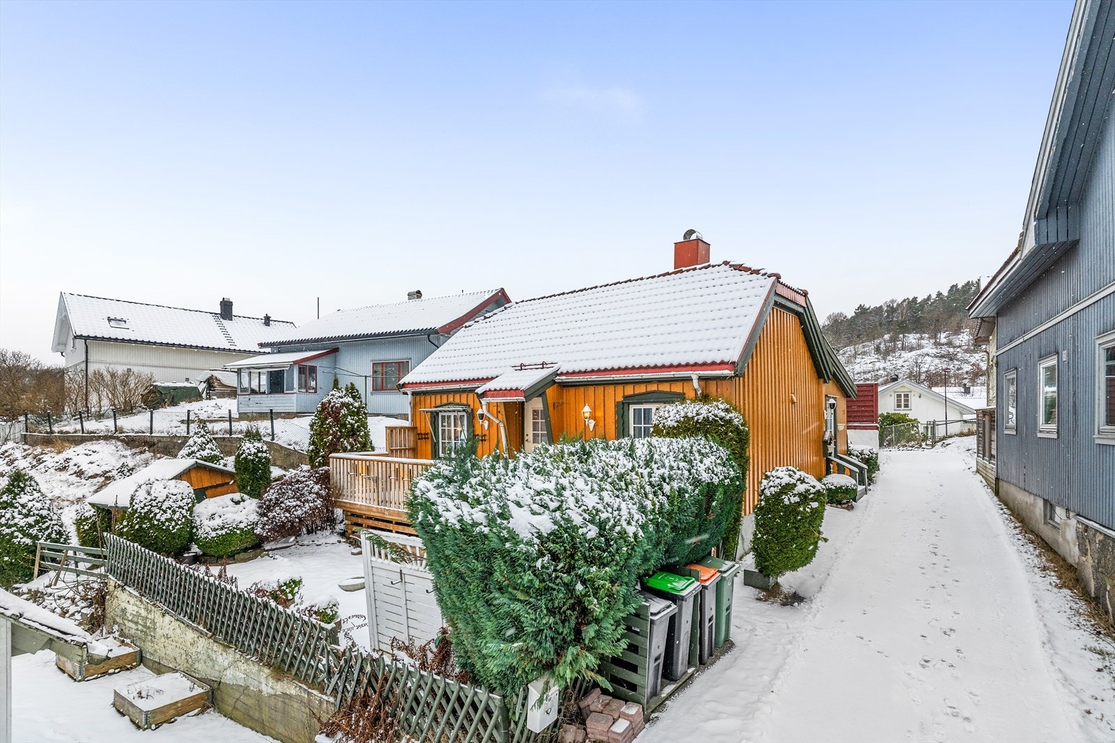 En sjarmerende, eldre enebolig med meget sentral beliggenhet på Vestsiden. Her har du en gyllen mulighet å skape deg din drømmebolig! Galleribilde