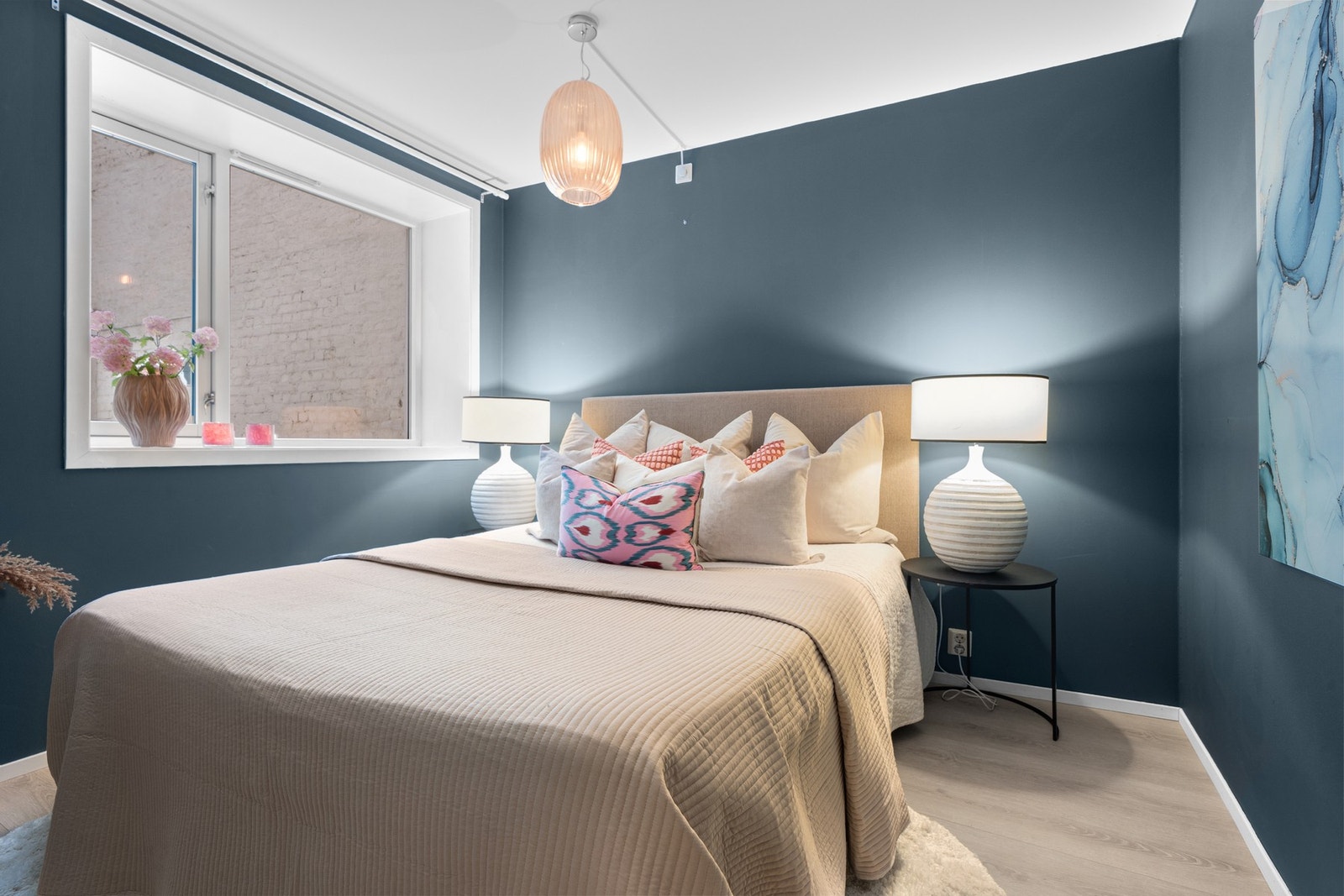 Lunt og behagelig soverom. Galleribilde