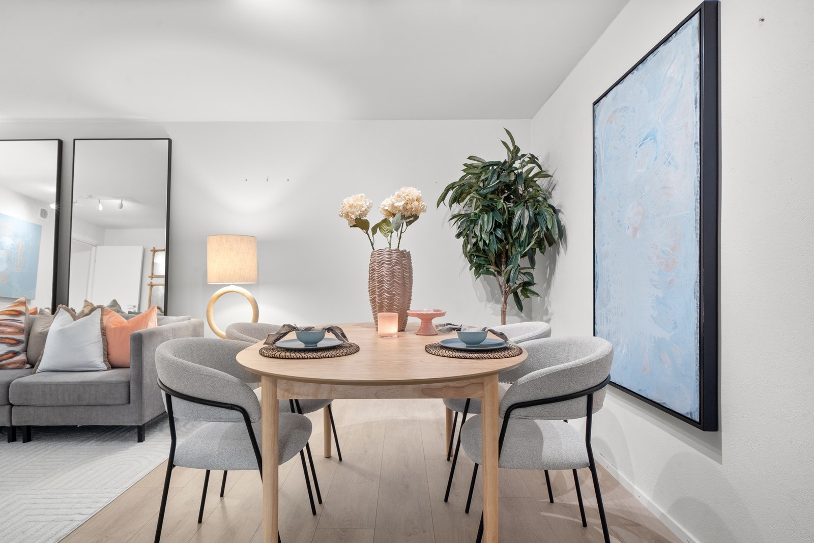 God plass til spisebord i stuen. Galleribilde