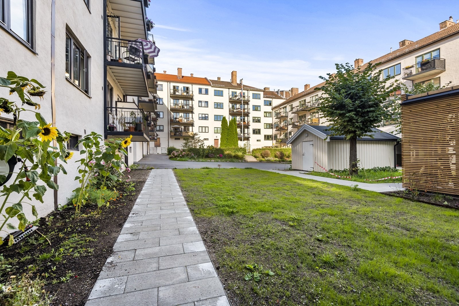 Meget attraktiv og sentral beliggenhet i et godt drevet aksjelag med god vedlikeholdshistorikk. Galleribilde