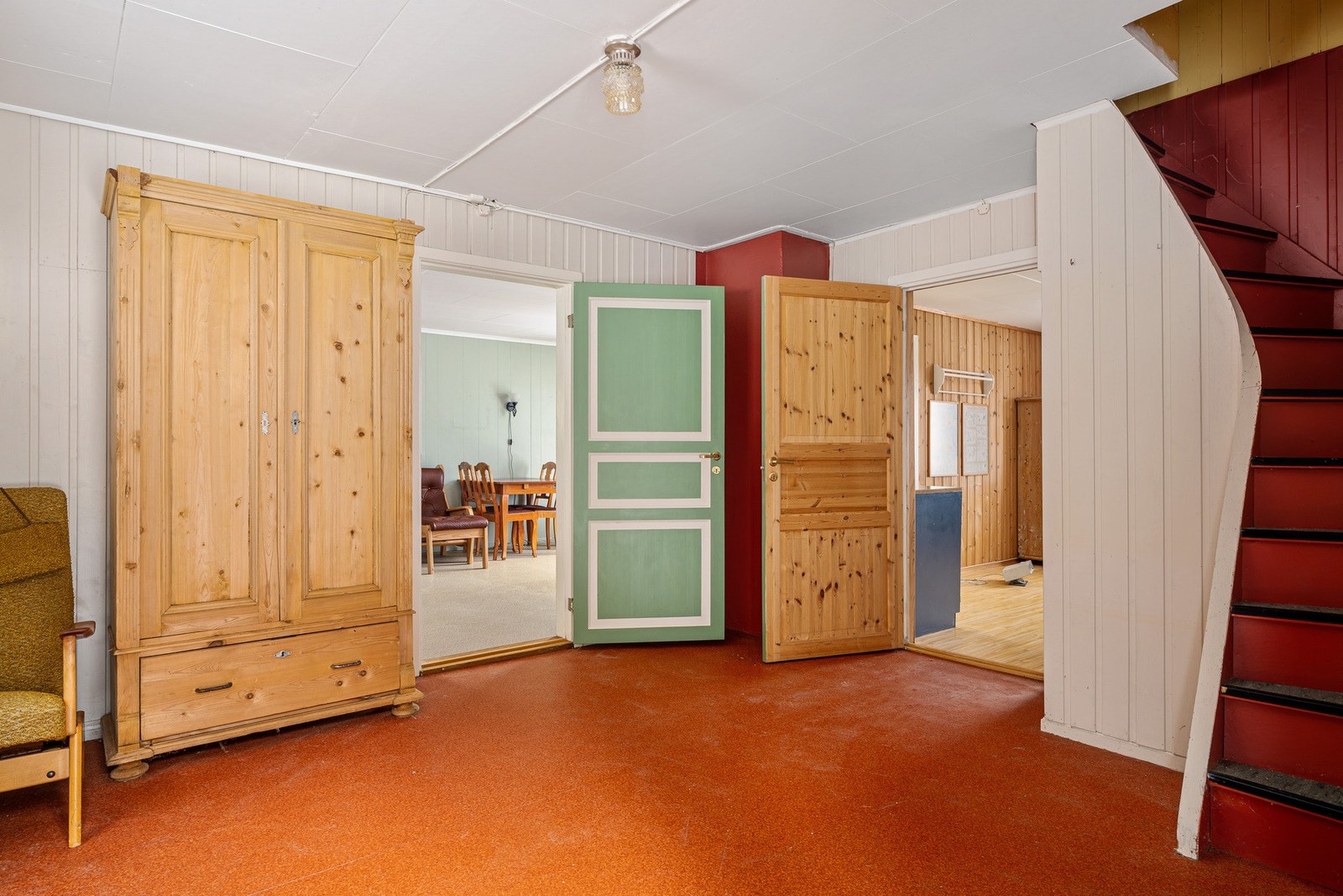 Trapp opp til 2.etg. Galleribilde