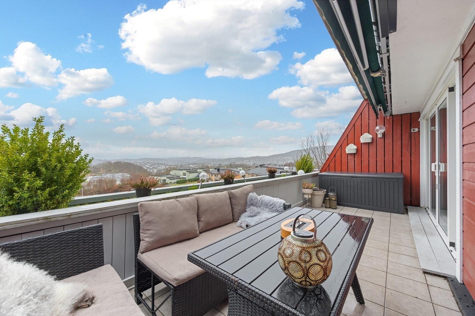 EiendomsMegler1 v/ Petter Krantz har gleden av å presentere Sanddalskollen 7! Foto: TE Foto Galleribilde