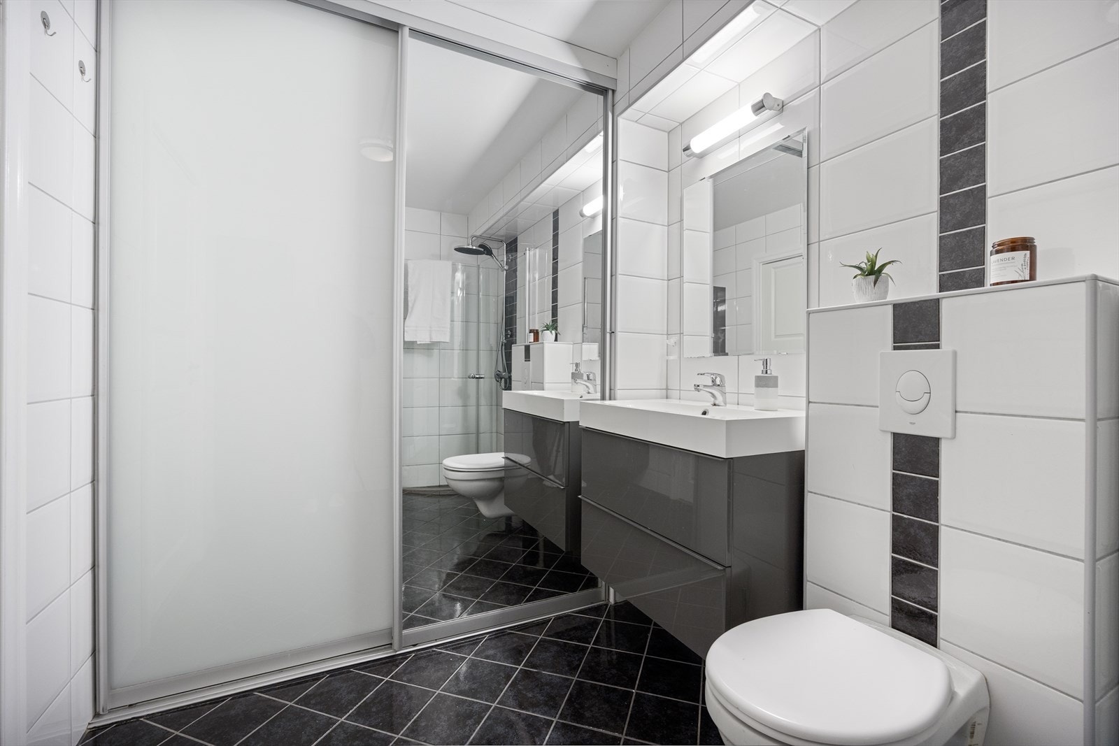 Badet måler 6,6 kvm. Galleribilde