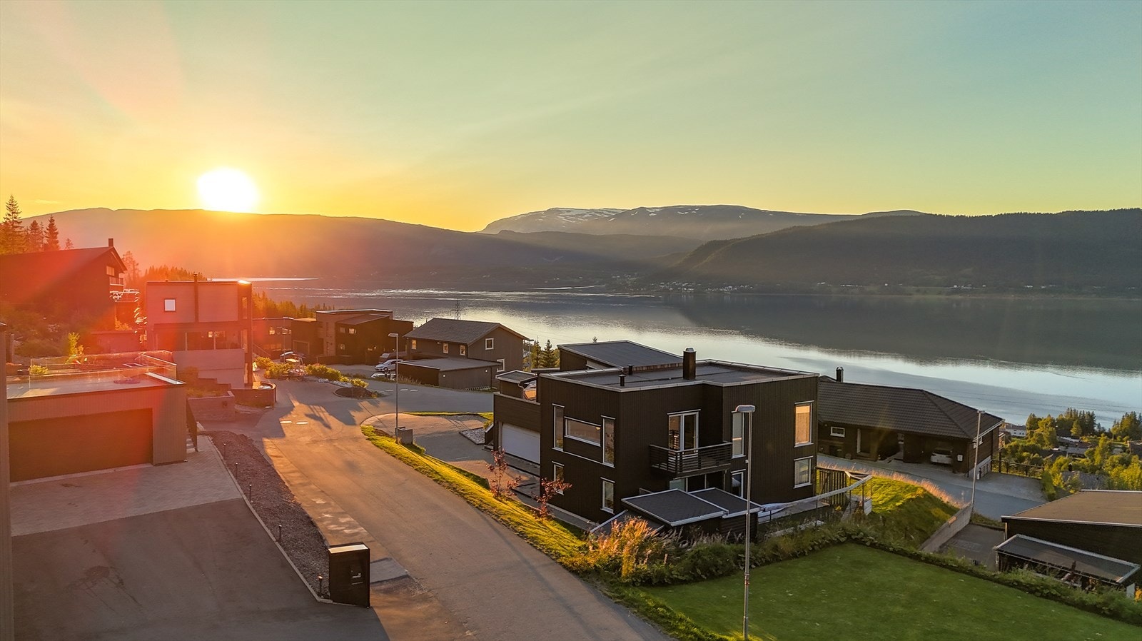 Særdeles barnevennlig gate, som ender i blindvei. Galleribilde