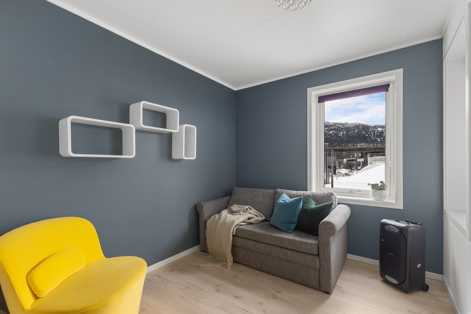 Soverom 2. Dette rommet er ca. 8.7kvm og er det minste av alle soverommene. Galleribilde