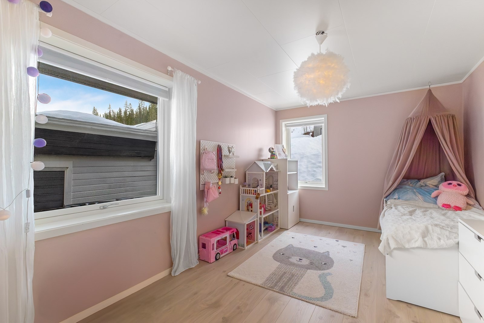 Soverom 2. Dette rommet er ca. 14.4kvm. Galleribilde