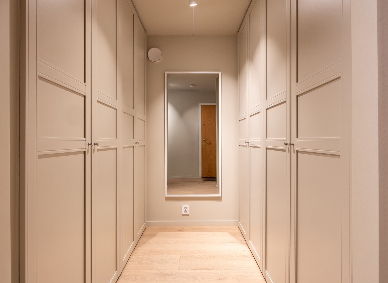 Her er det rikelig med oppbevaringsplass. Galleribilde