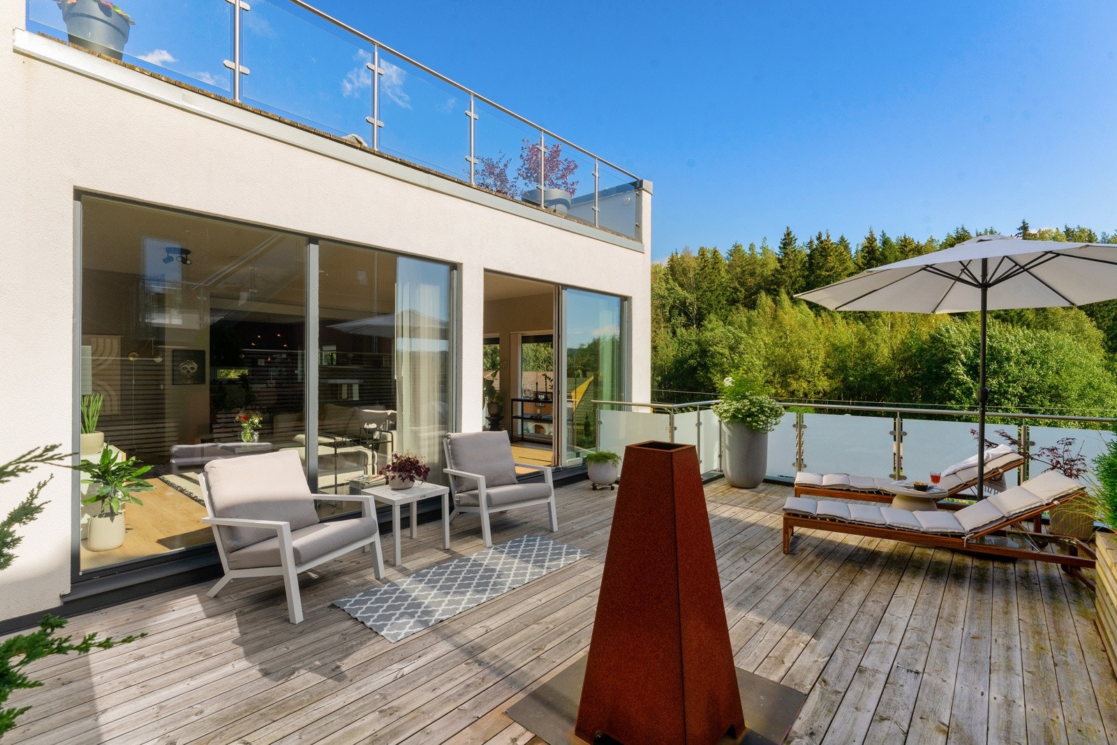 Finværsdagene kan nytes her på både dag- og kveldstid. Galleribilde