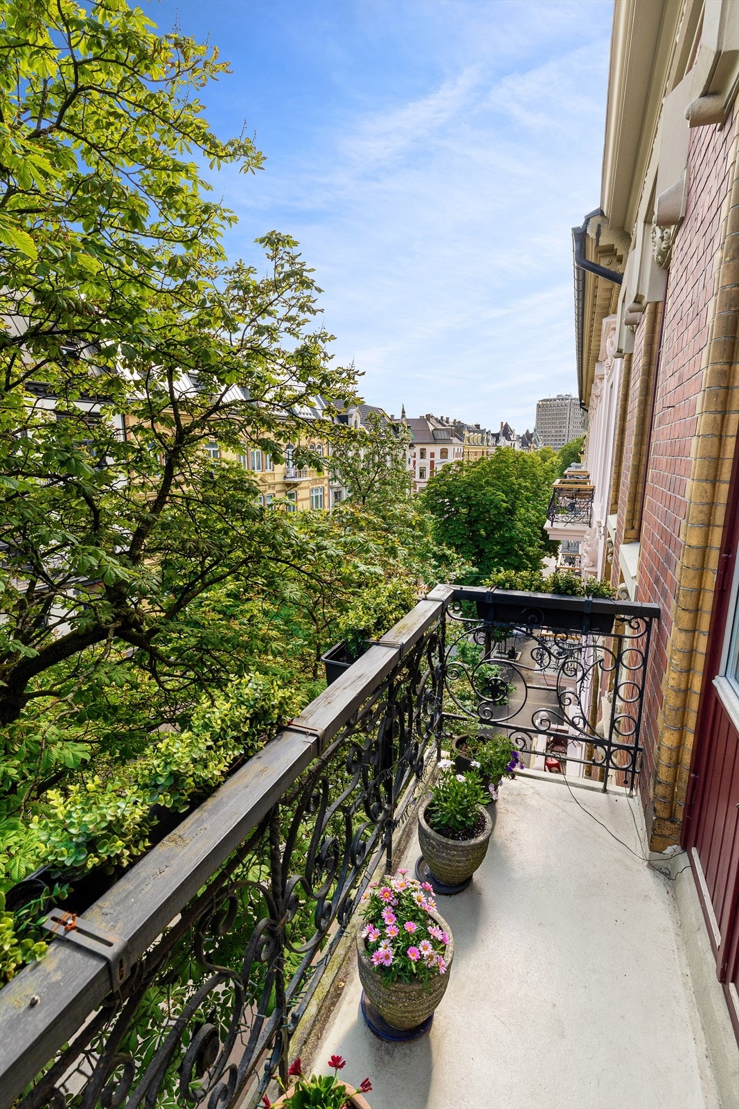 Et attraktivt og vakkert område, preget av store, ærverdige byvillaer og fornemme bygårder fra slutten av 1800-tallet Galleribilde