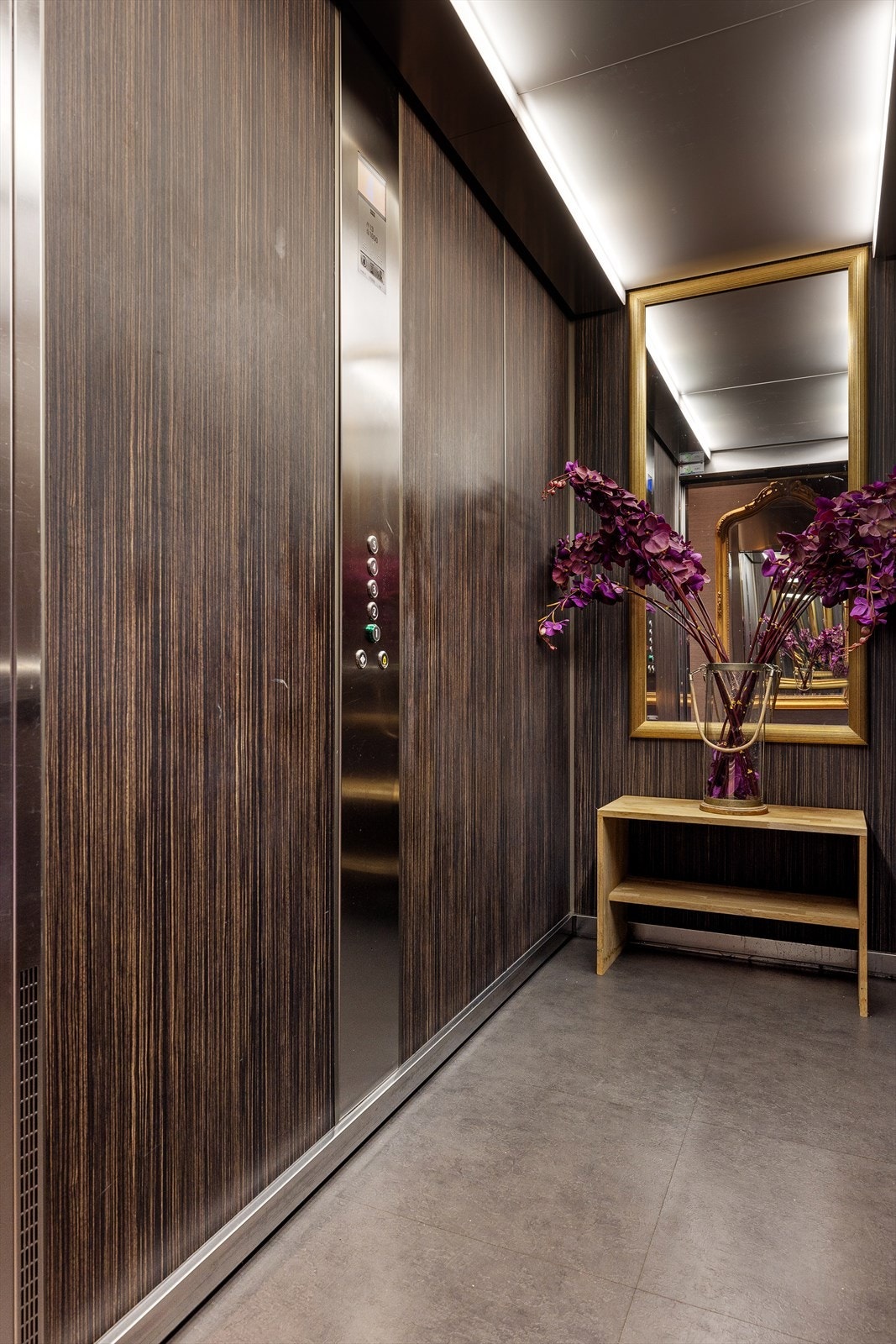 Stor og fin heis Galleribilde