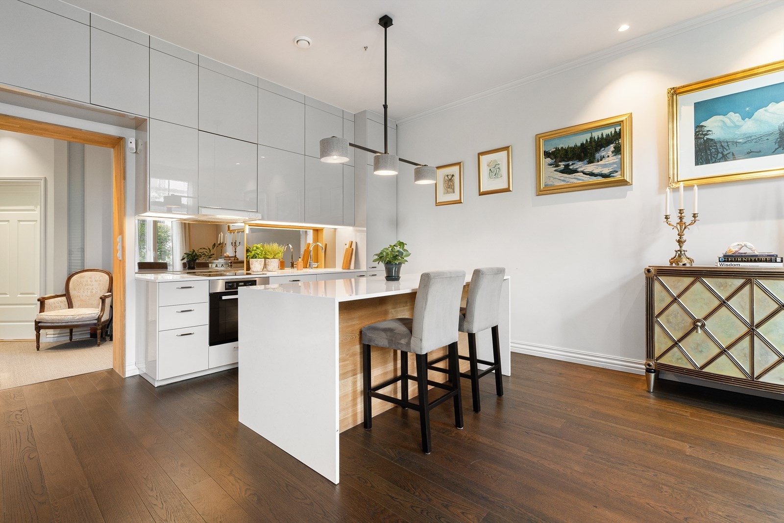 Klassisk og moderne 3-roms leilighet fra 2019 med høy standard Galleribilde