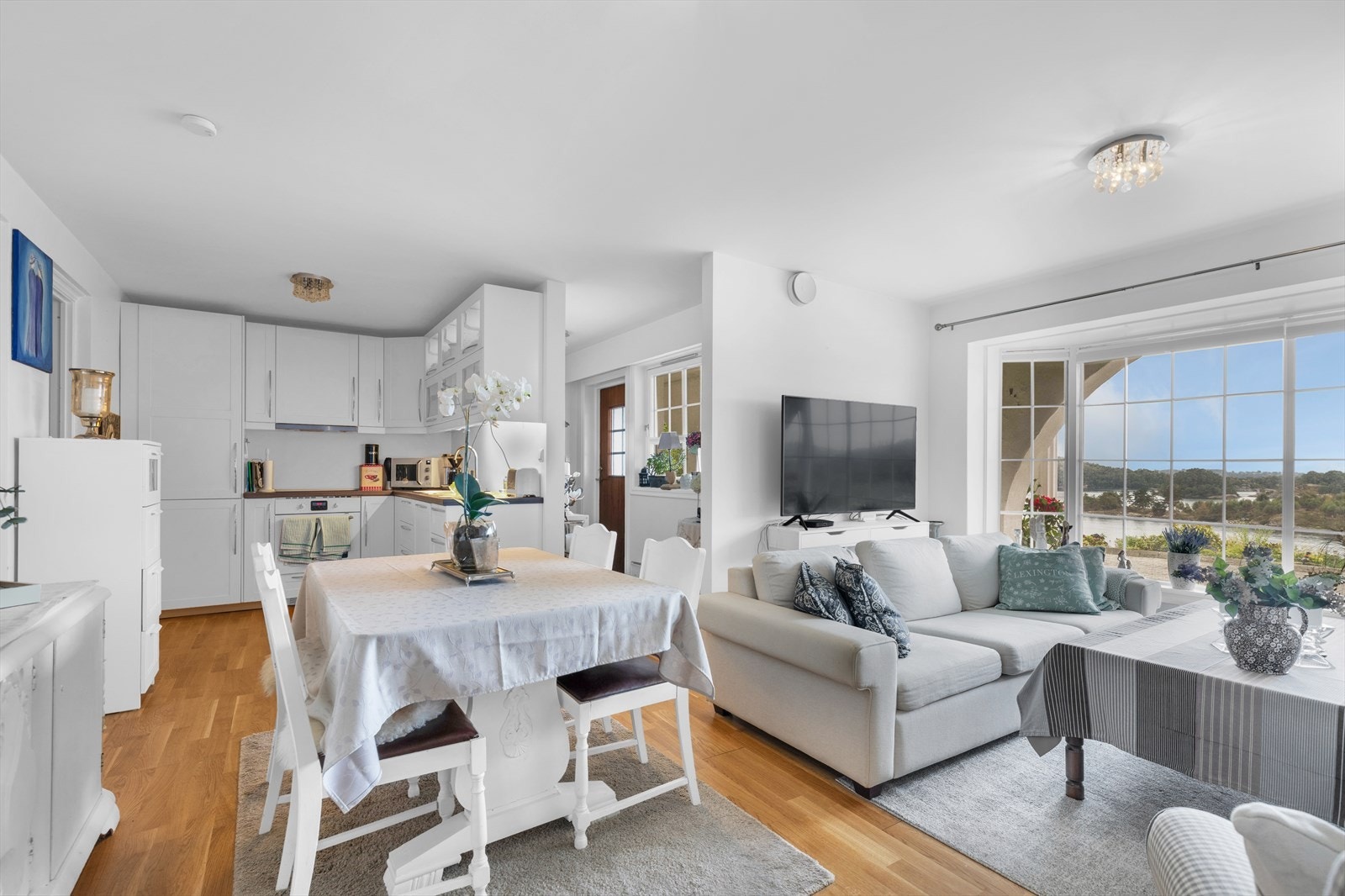 Hybel: Stue Galleribilde