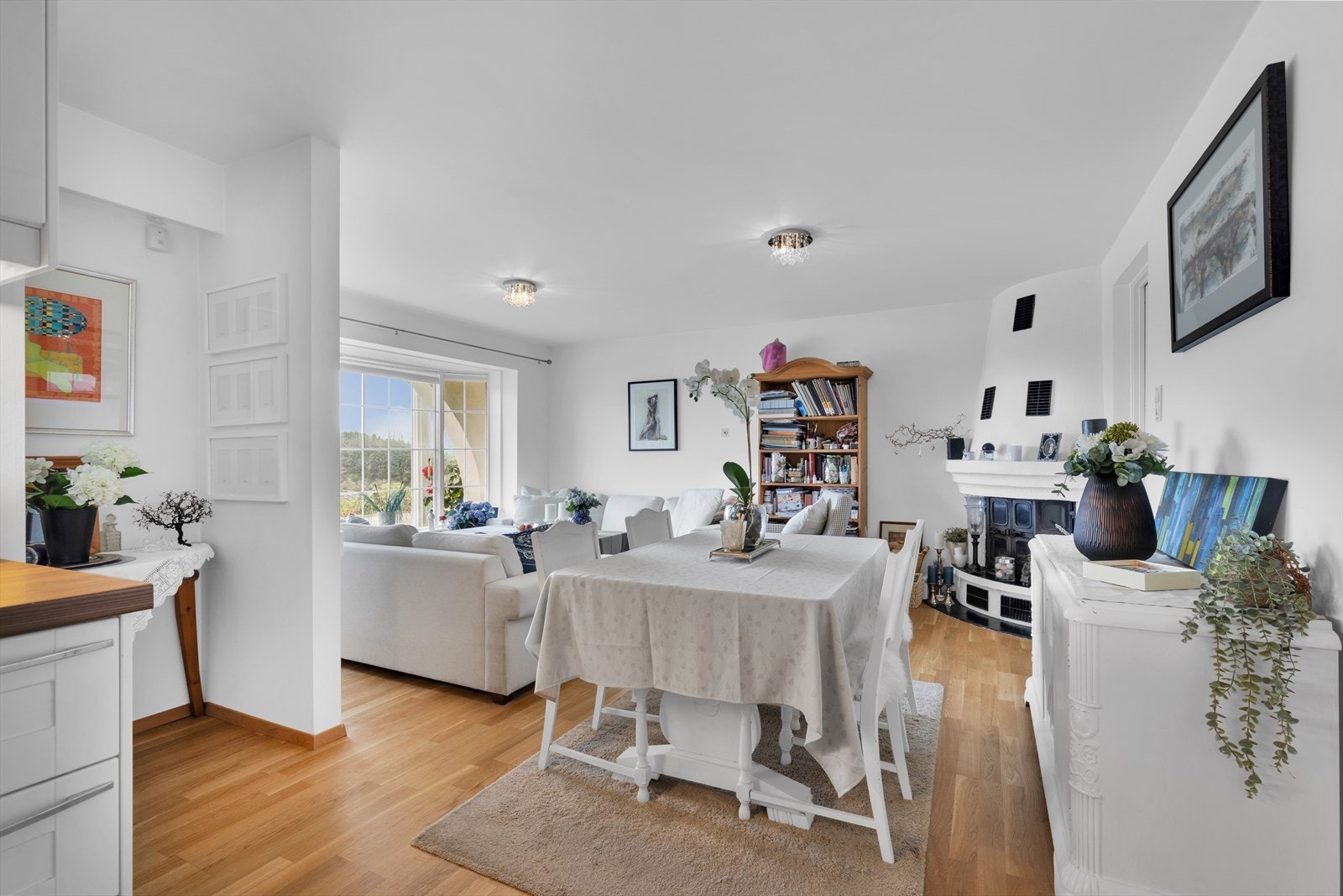 Hybel: Stue Galleribilde