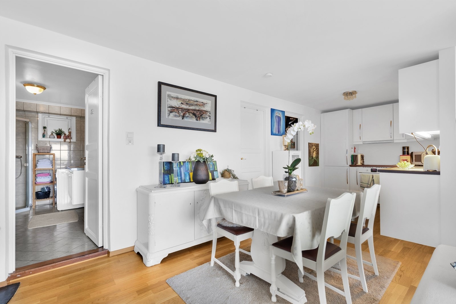 Hybel: Stue Galleribilde