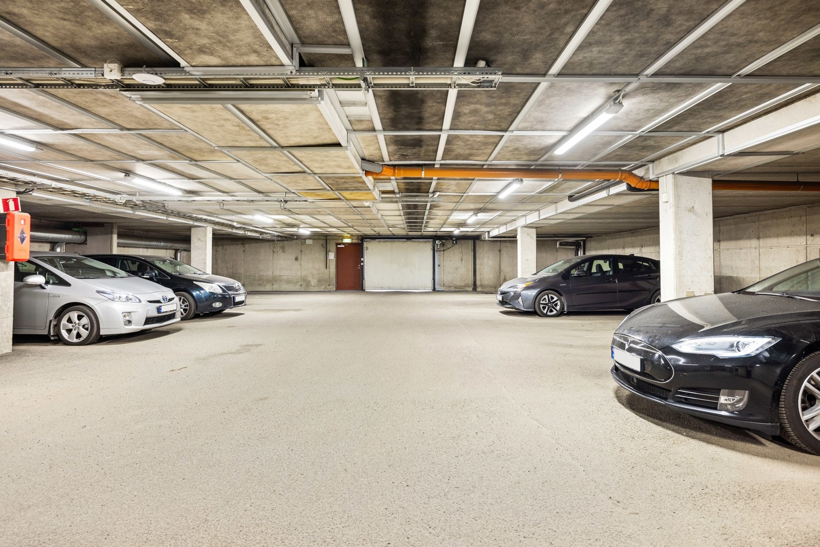 Det følger med biloppstillingsplass. Galleribilde