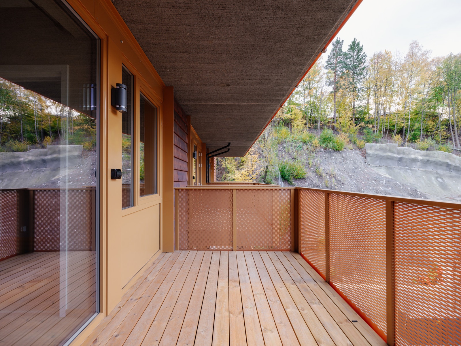 God plass til utemøblement og grill Galleribilde