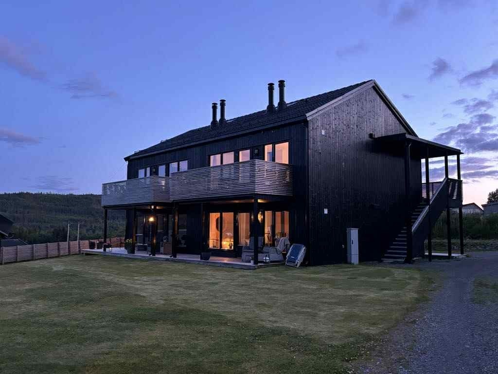 Velkommen til Stuveekeren 29 - en moderne og lekker leilighet i Snertingdal sentrum. Galleribilde