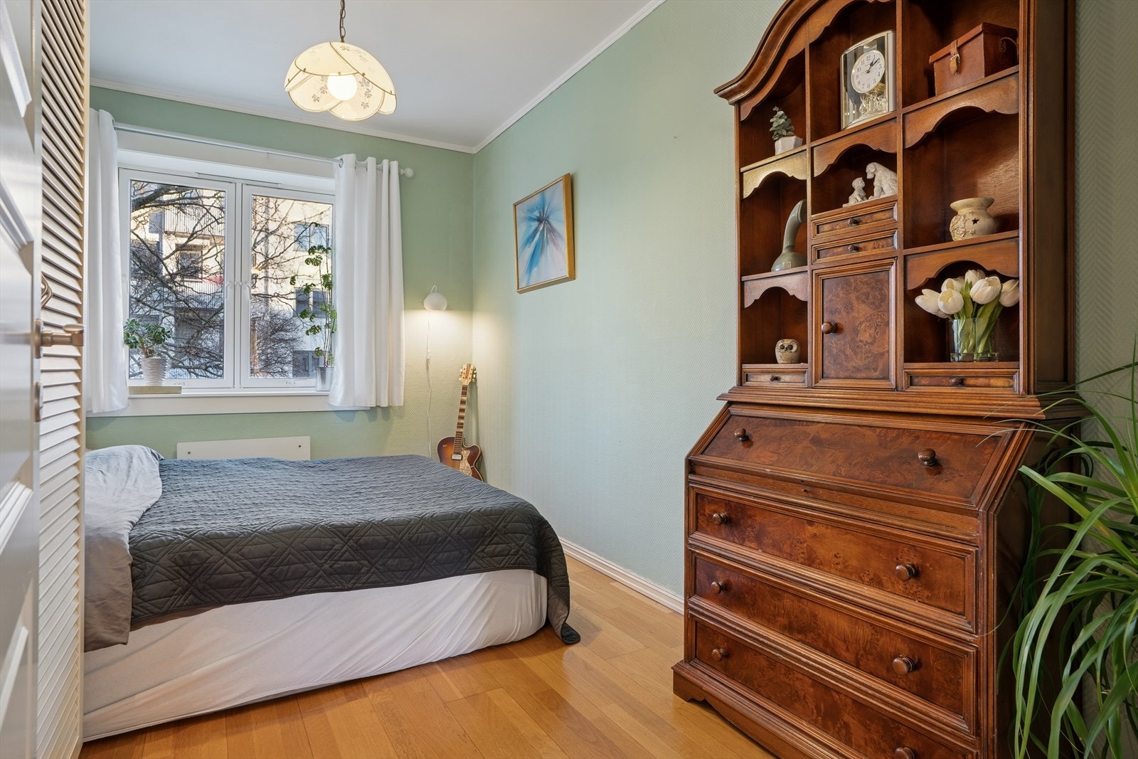 Det minste rommet passer utmerket som barnerom, gjesterom eller hjemmekontor. Galleribilde