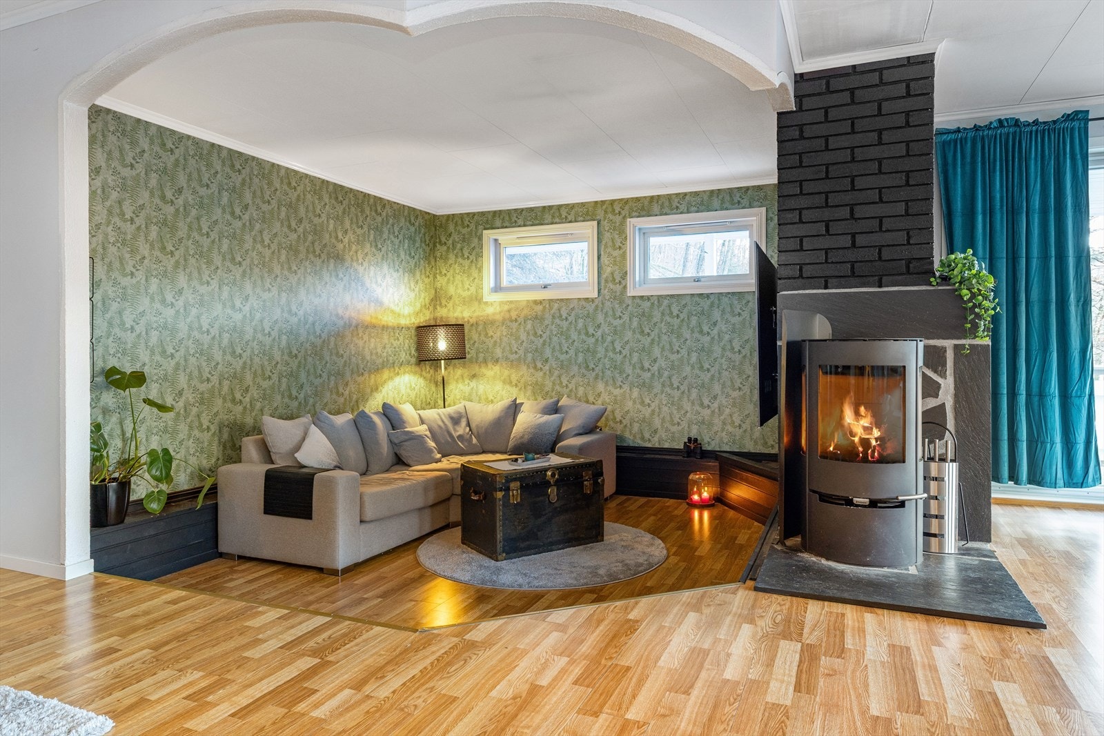 Stuen har peisovn Galleribilde