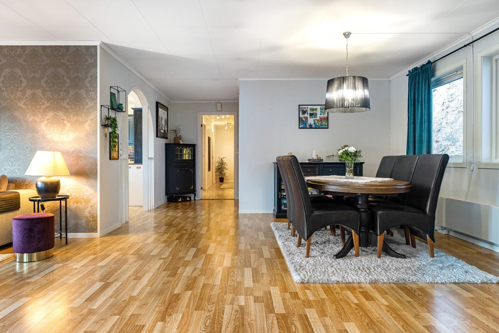 Stuen er delt inn i flere ulike soner. Galleribilde