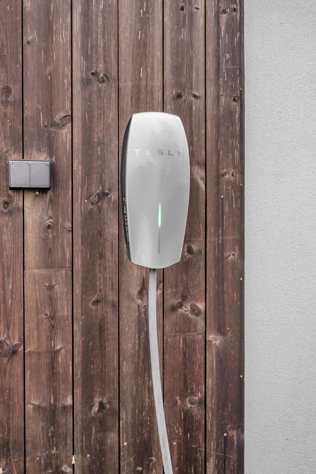 EL-lader på biloppstillingsplassen. Galleribilde