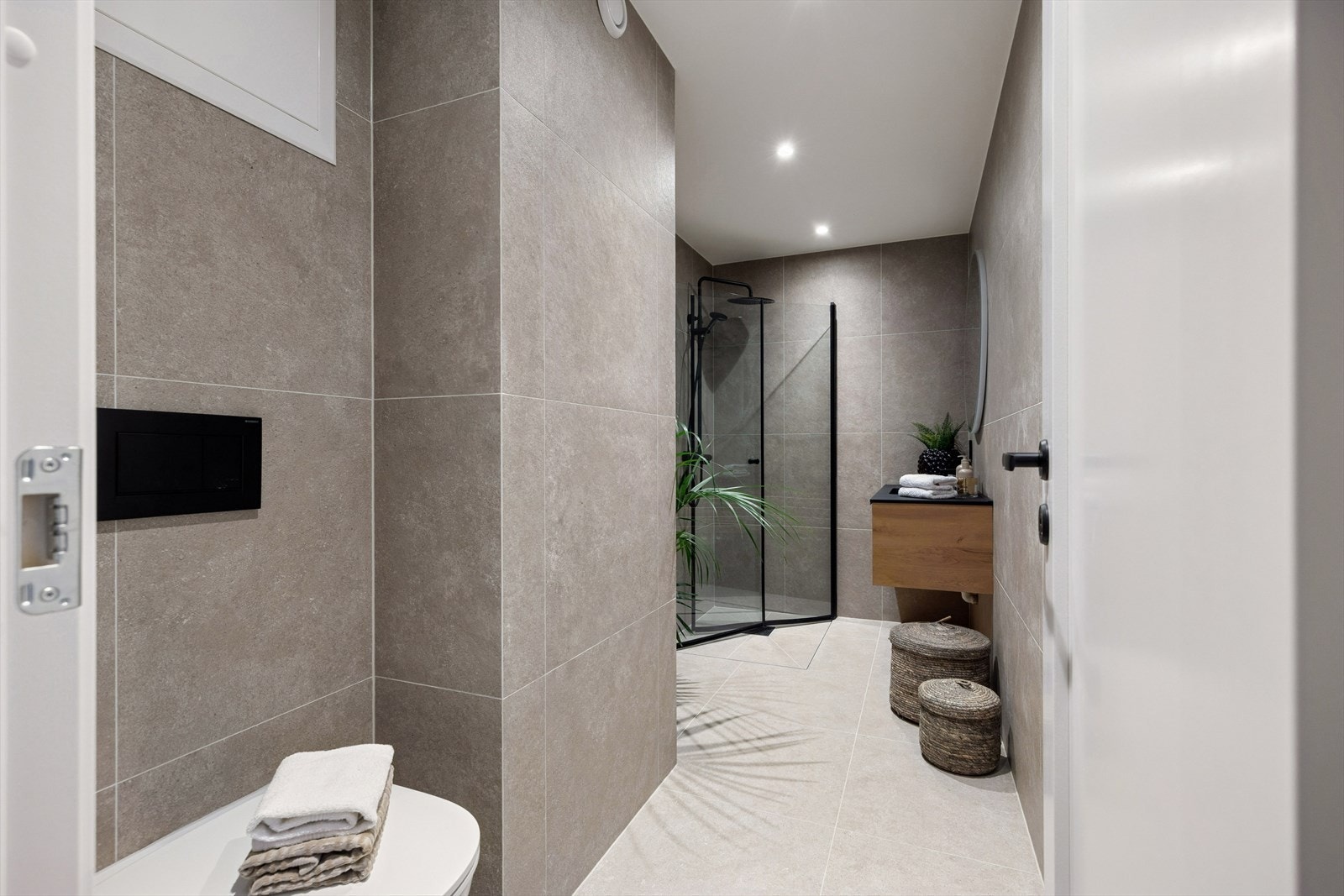 Det er opplegg for vaskemaskin på badet. Galleribilde