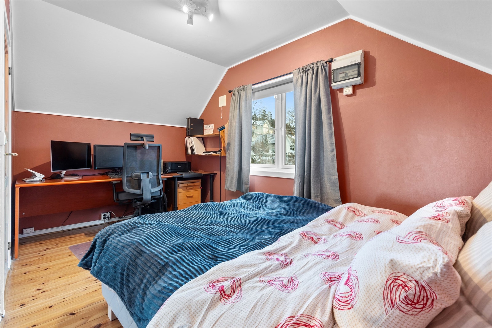 På dette rommet er det også plass til et hjemmekontor Galleribilde