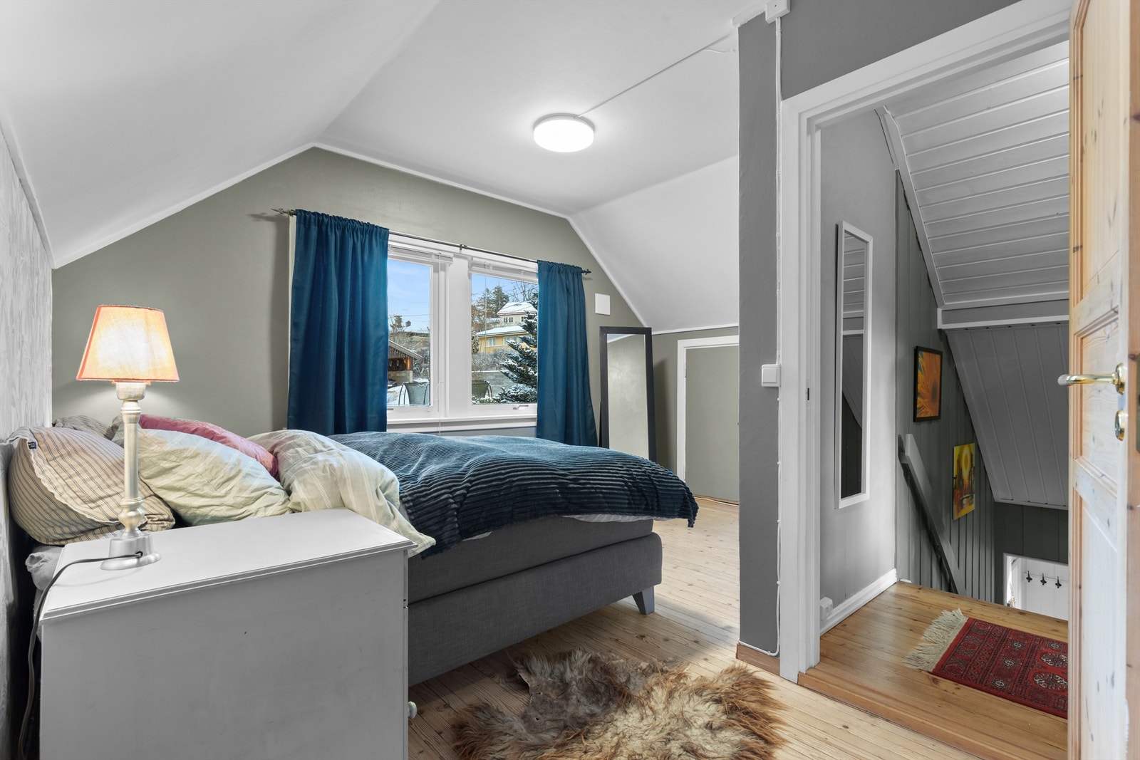 I andre etasje finner vi de to andre soverommene i huset Galleribilde