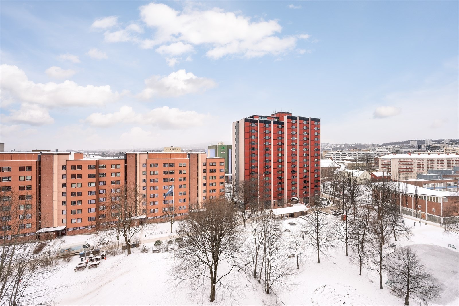 Leiligheten disponerer en bod på loftet, målt til ca. 2 m². Galleribilde