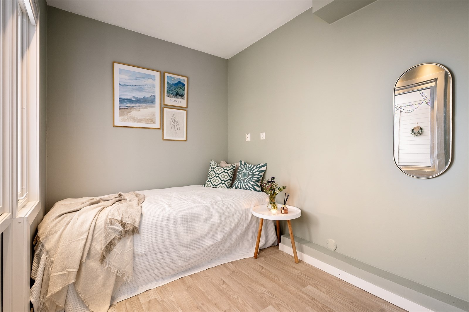 Ett av rommene passer utmerket som hjemmekontor, gjesterom eller barnerom - alt etter behov. Galleribilde