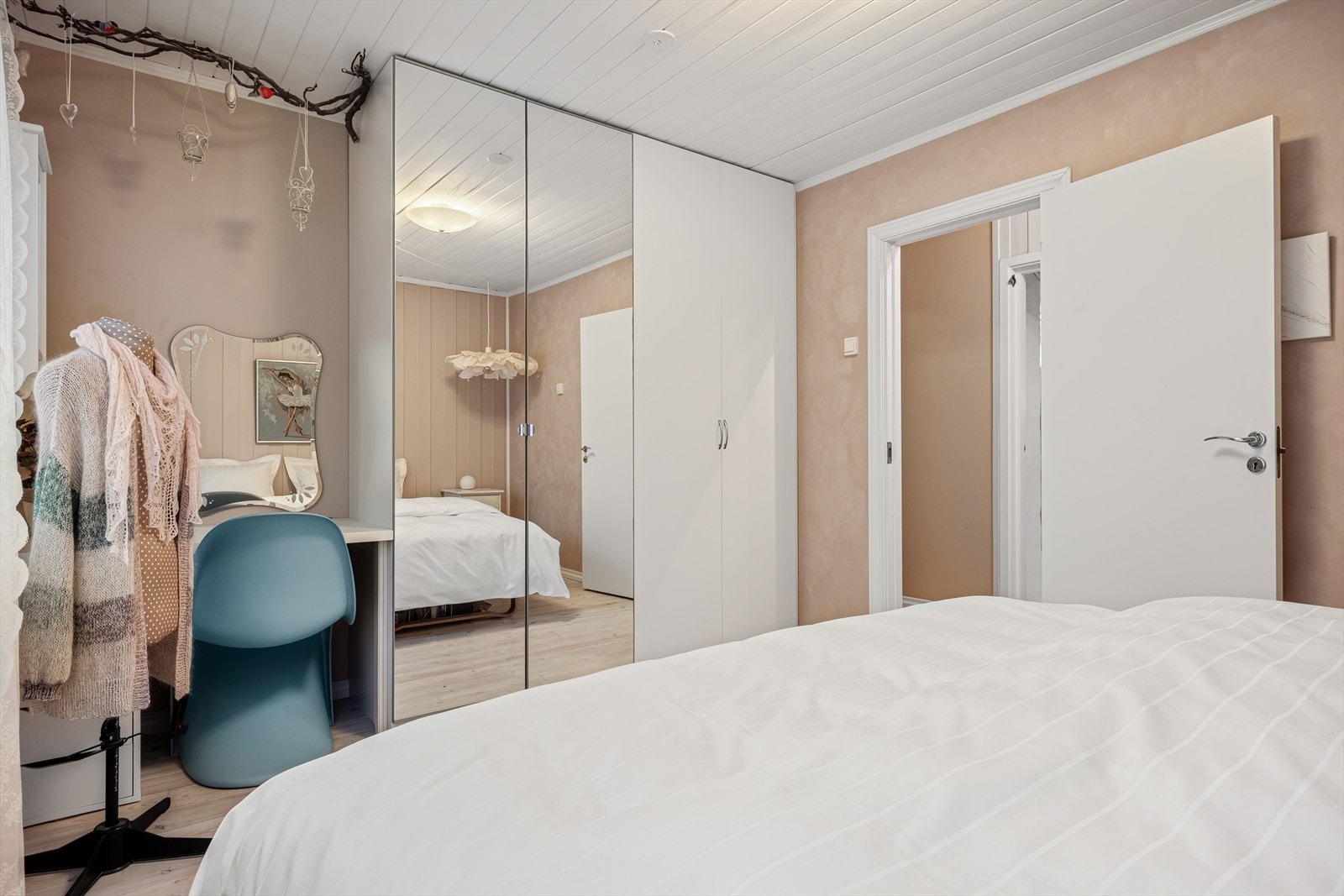 ( det har opprinnelig vært 3 soverom i boligen ) Galleribilde