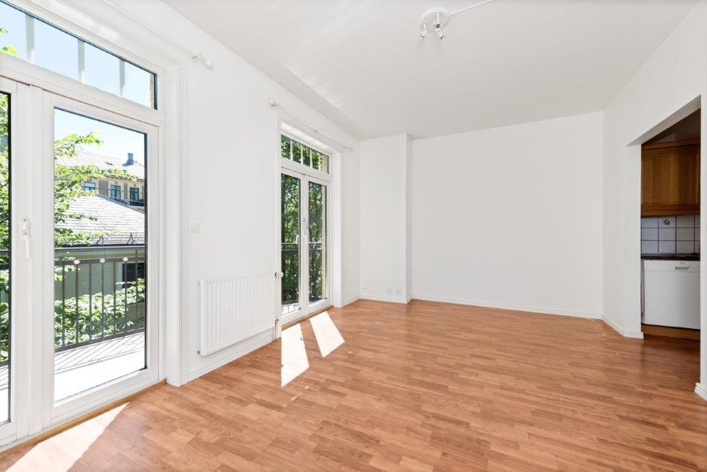 Stue med utgang til stor balkong Galleribilde