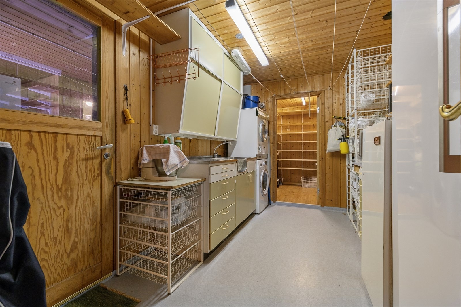 Vaskerom og bod. Galleribilde
