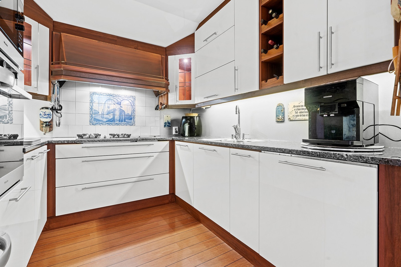 Praktisk og pent kjøkken Galleribilde