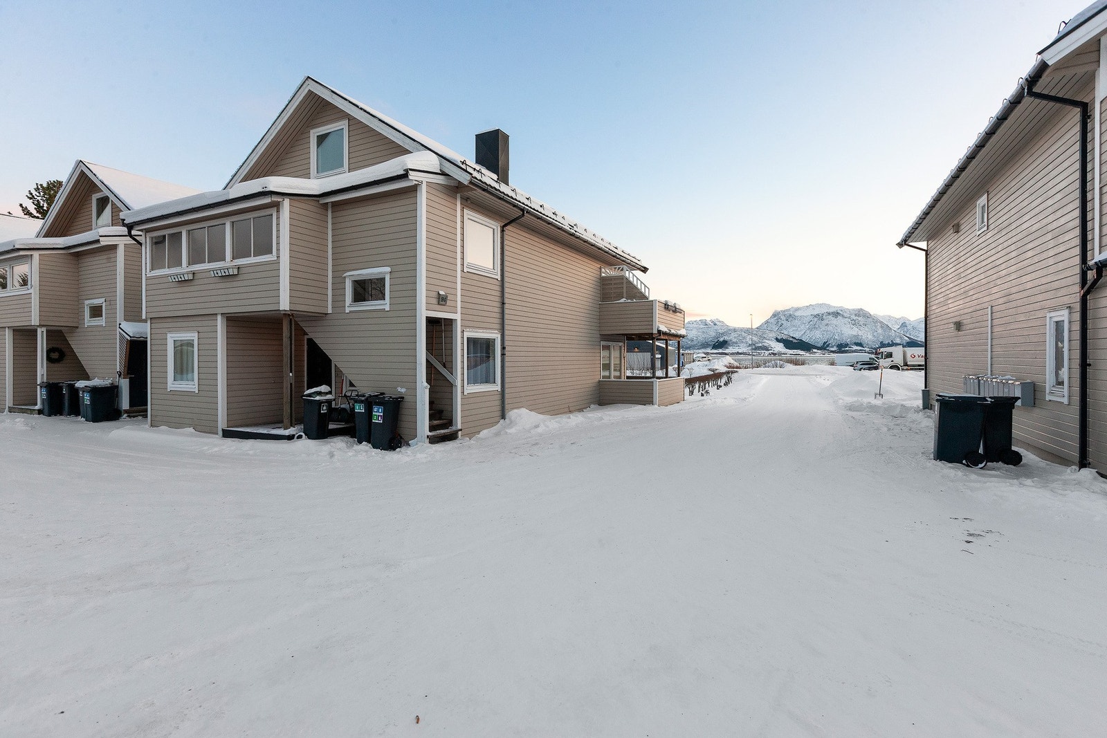 Tilhørende leiligheten har man garasjeplass Galleribilde