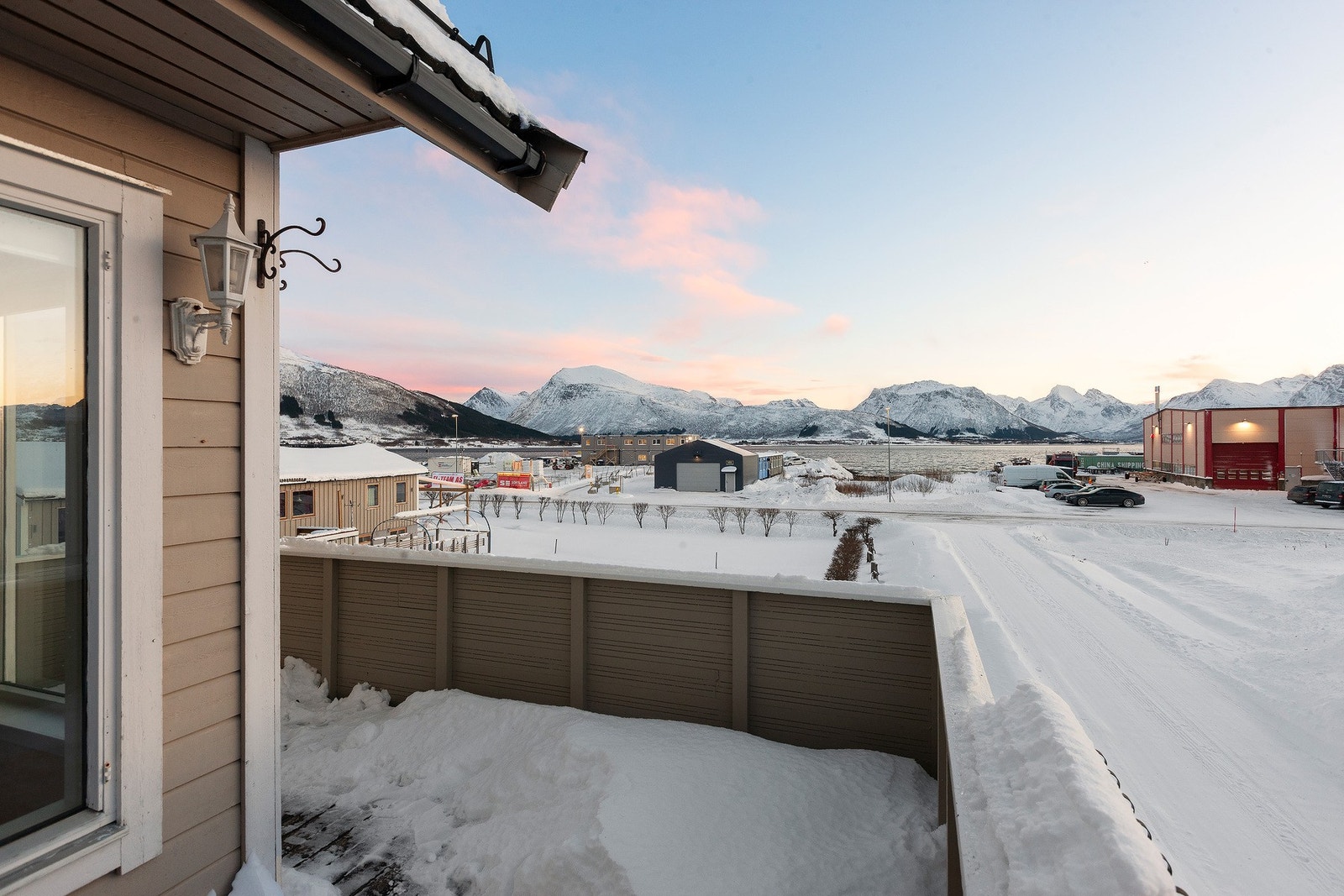Boligen har gode solforhold gjennom dagen Galleribilde