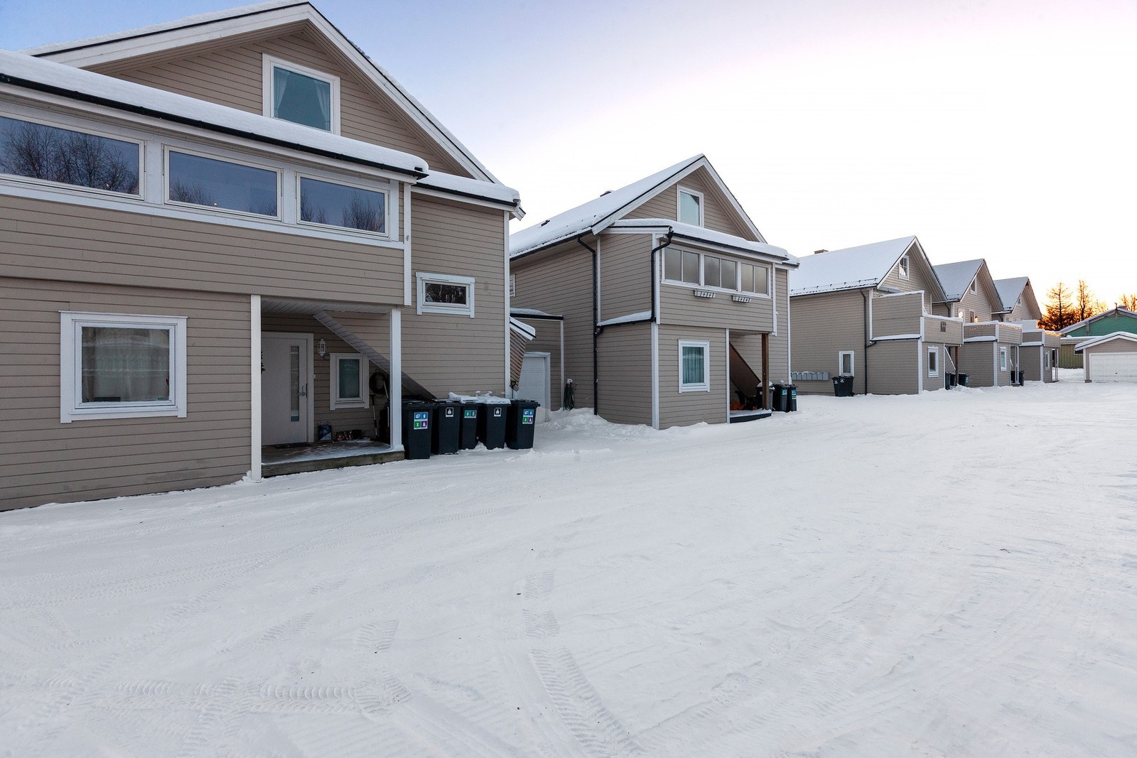 Det er gode parkeringsmuligheter på egen tomt Galleribilde