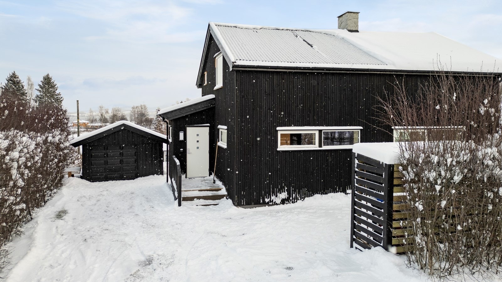 Inngangsparti. Galleribilde