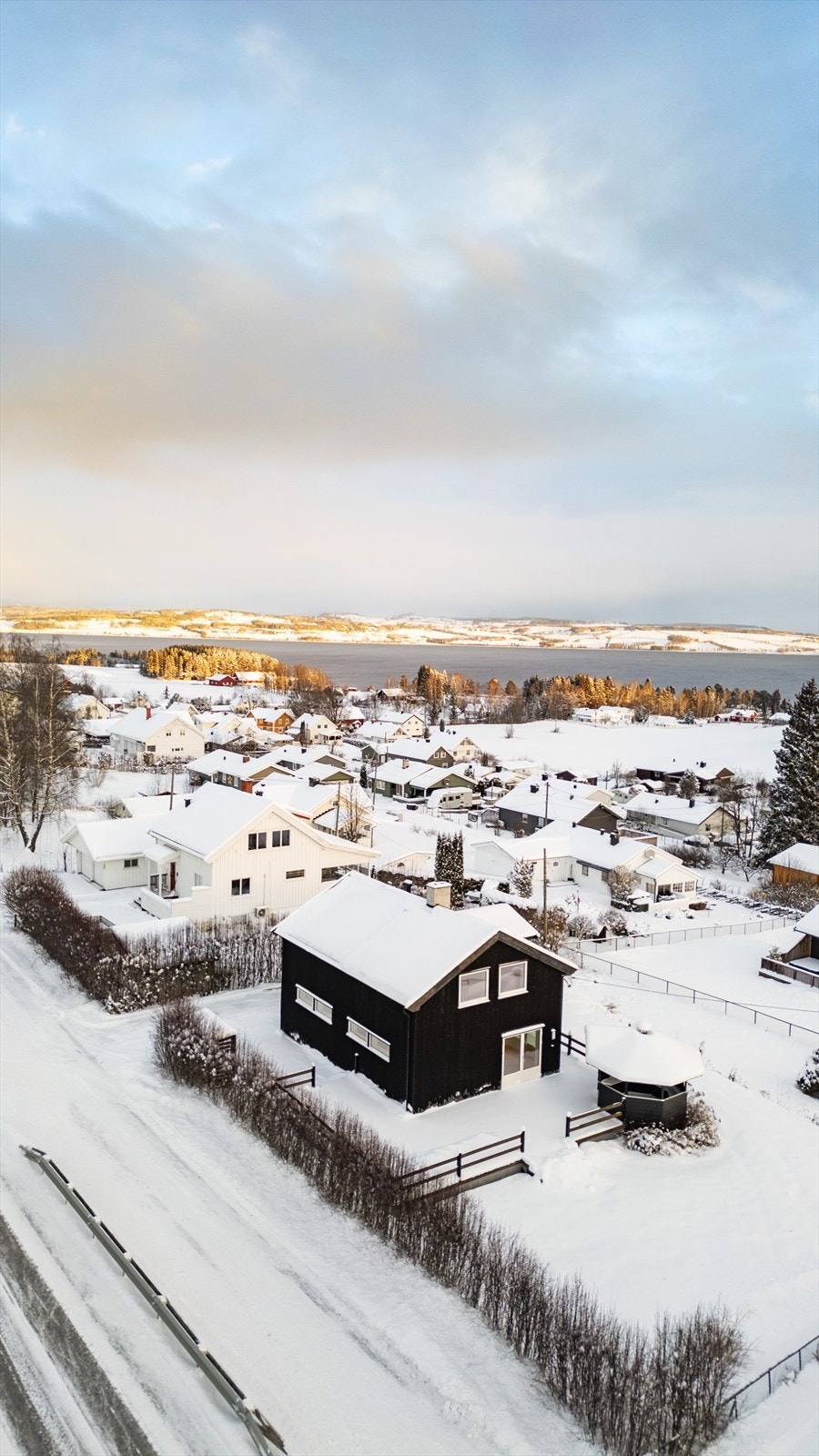 Veranda med enkel tilgang til hage. Galleribilde