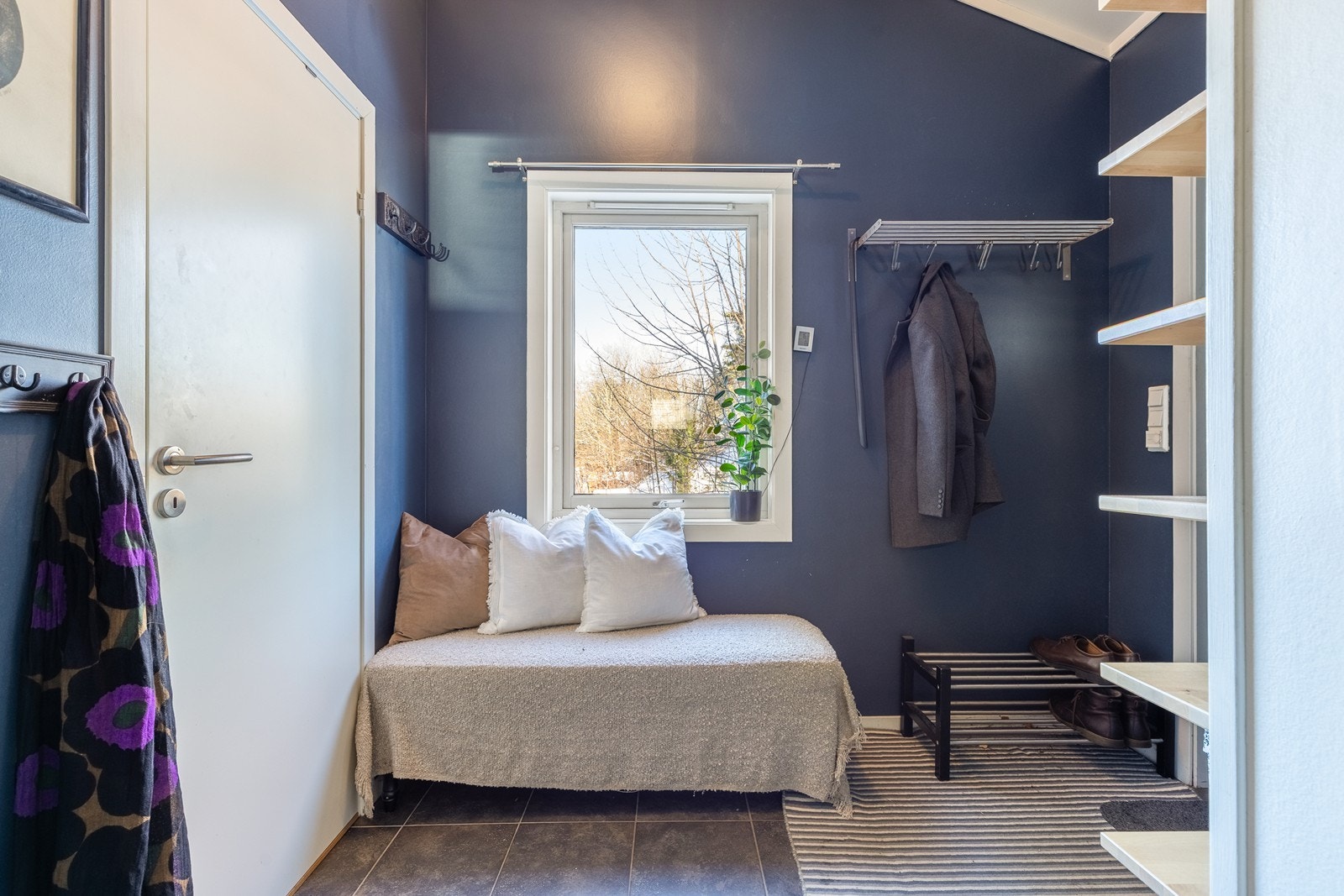 Inngang til garderobe. Galleribilde