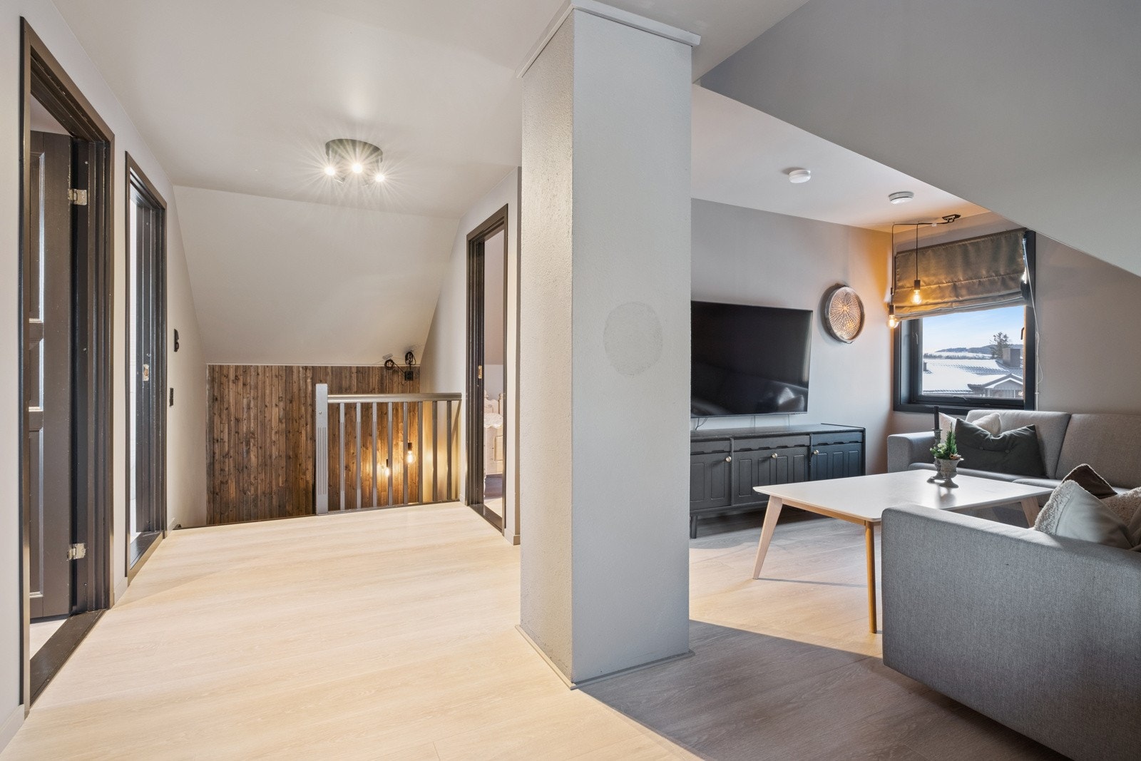 Ekstra TV-stue i 2. etasje med mulighet for etablering av et fjerde soverom. Galleribilde