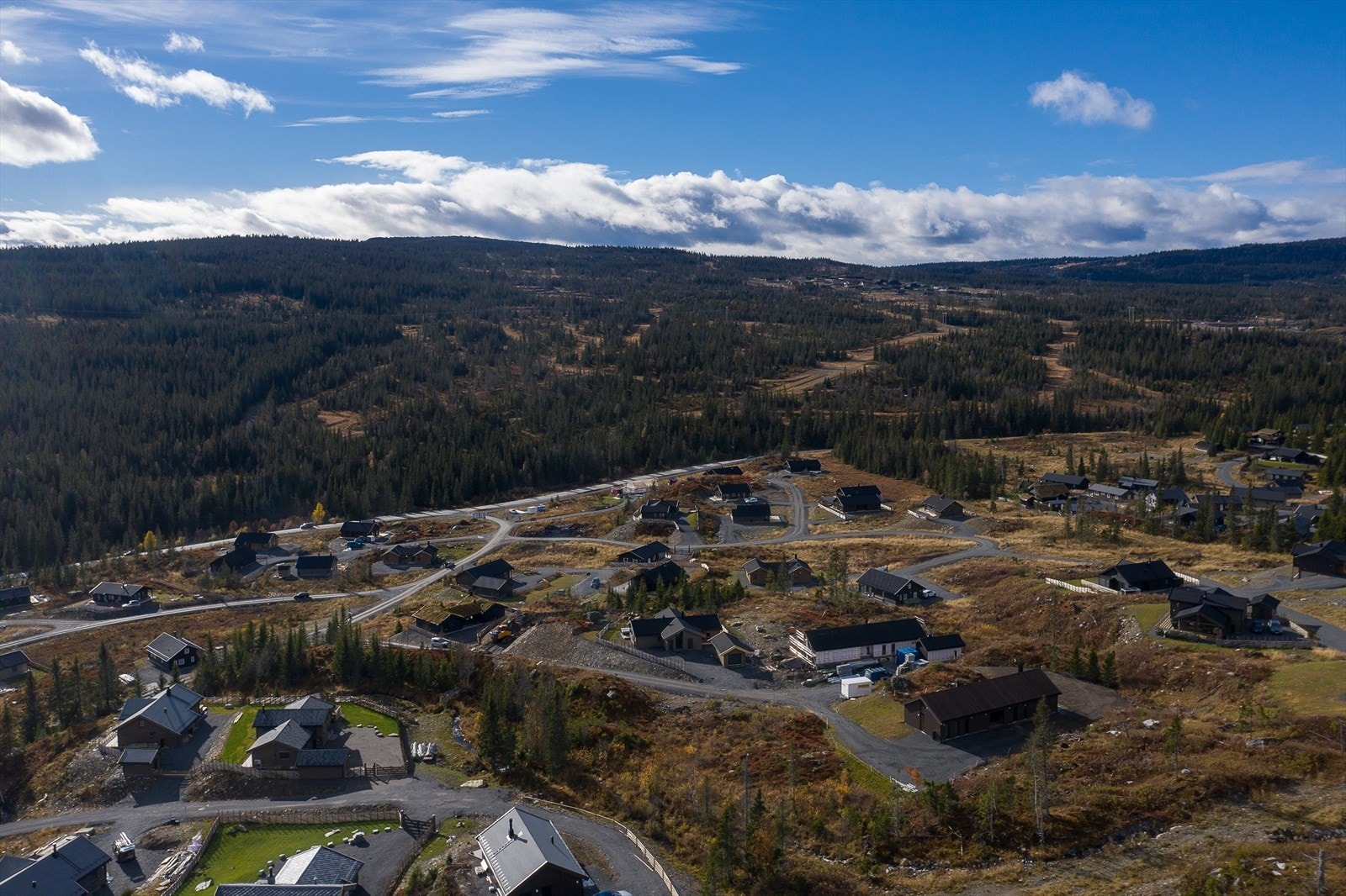 Nyere langrennstadio med skiskytterblinker i kort avstand fra eiendommen Galleribilde