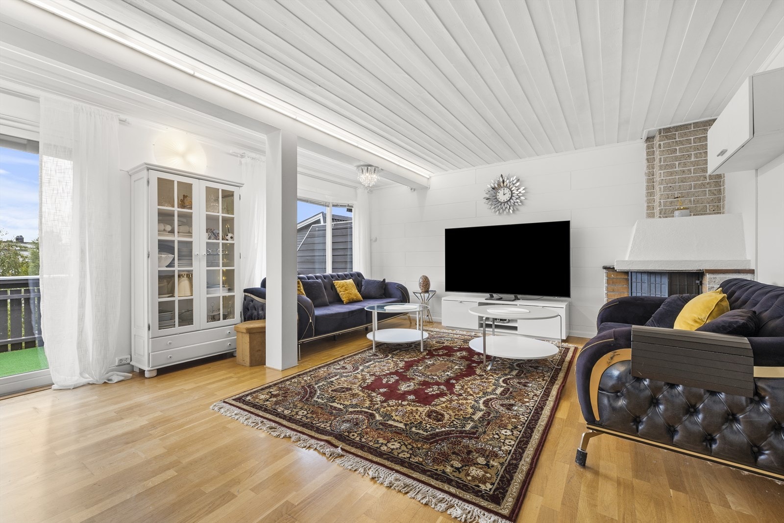 Med peis i stuen kan du nyte kalde vinterdager inne i varmen. Galleribilde