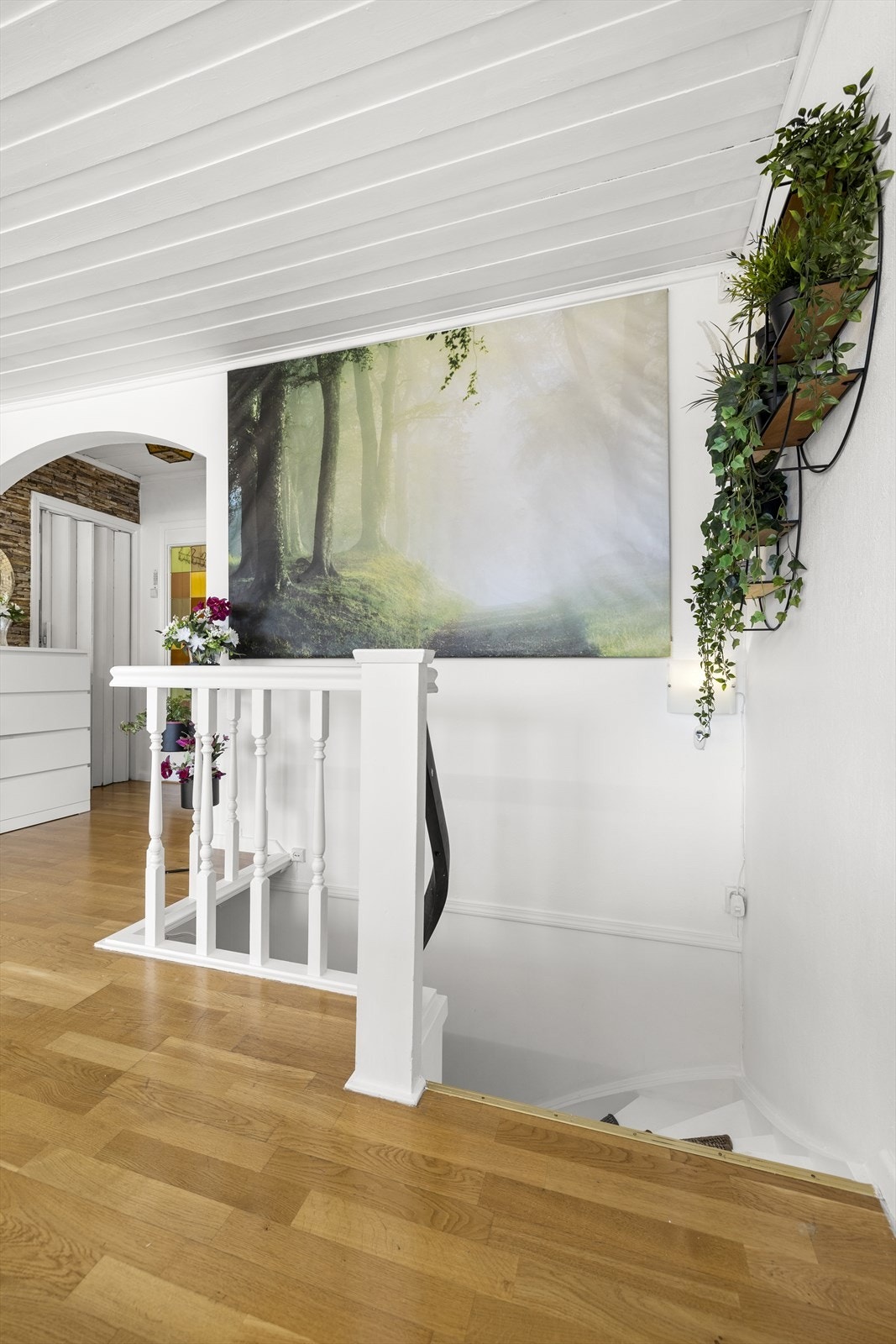 Trappen leder deg ned til boligens underetasje. Galleribilde