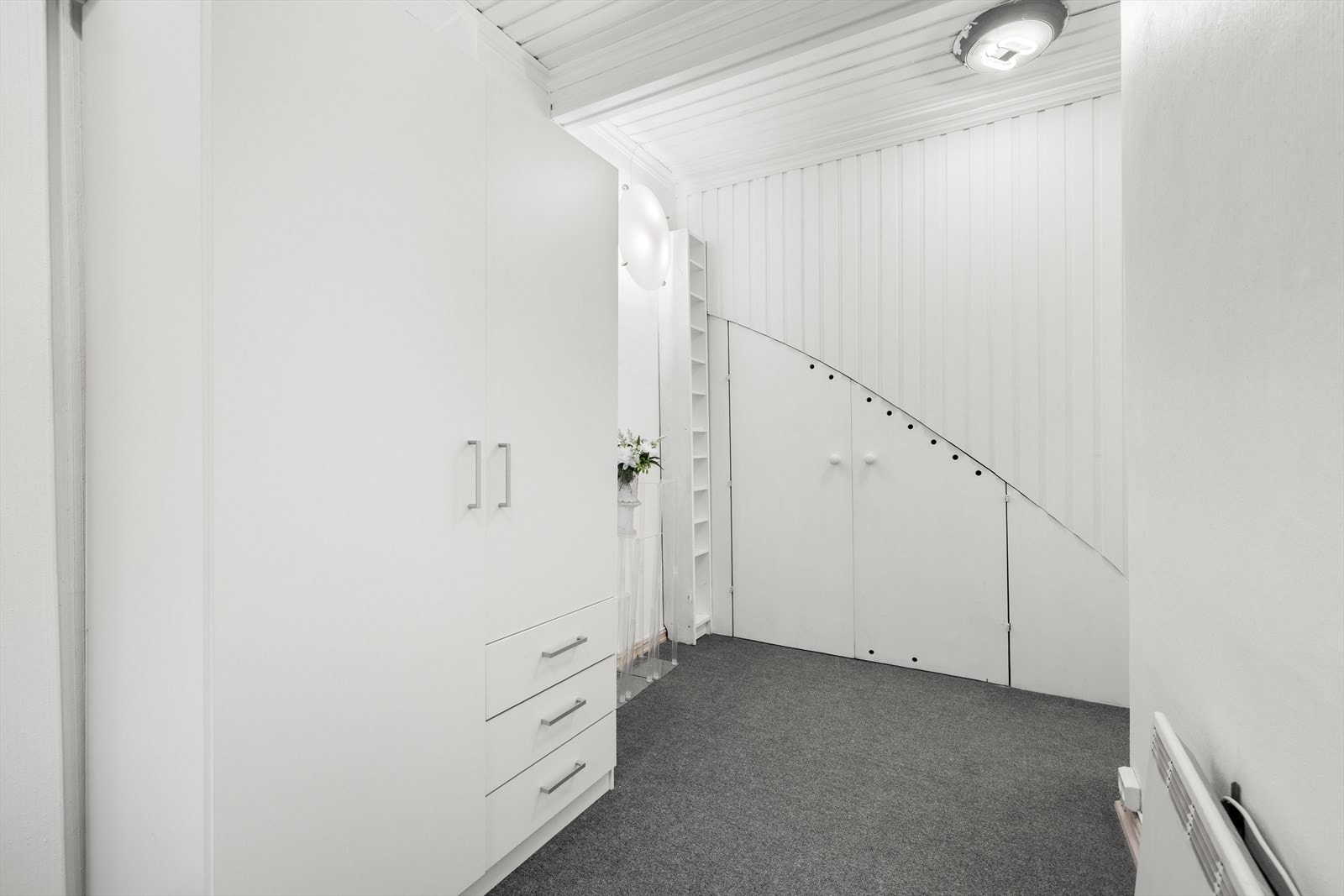 Plass til garderobeskap for ytterligere oppbevaring. Galleribilde